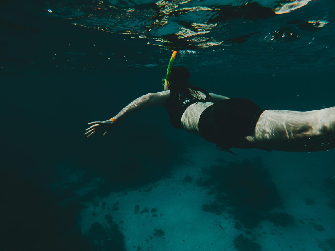 Snorkelaar onder water