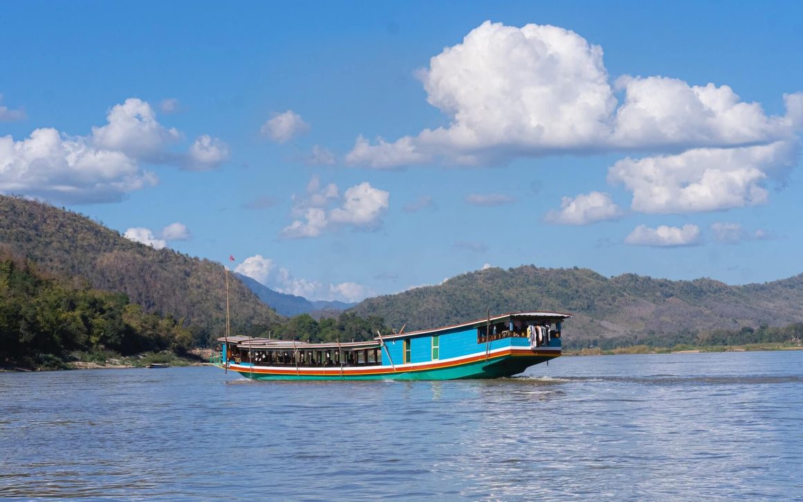 Boat op water Laos