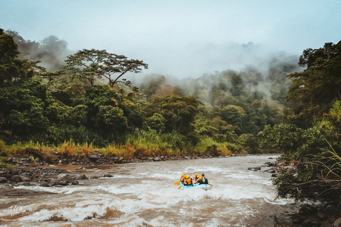 Raften op rivier in Costa Rica