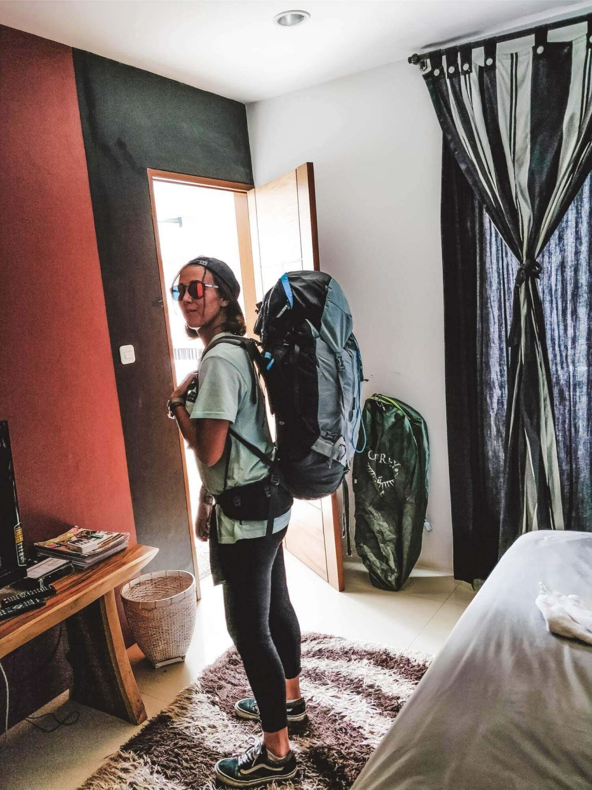 Backpacker in een hostel